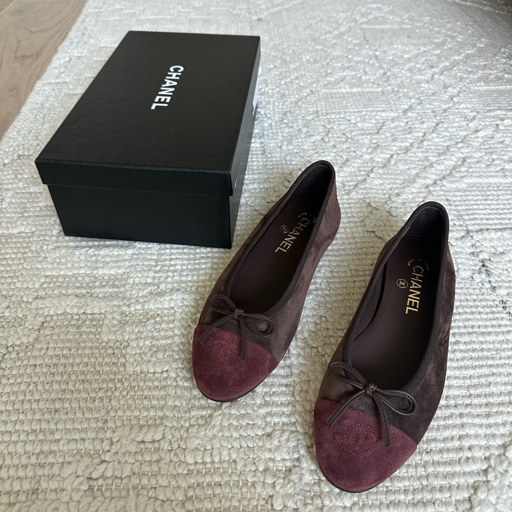 Chanel 25A suede Brown and burgundy ballerina flats - Picture 3 of 9